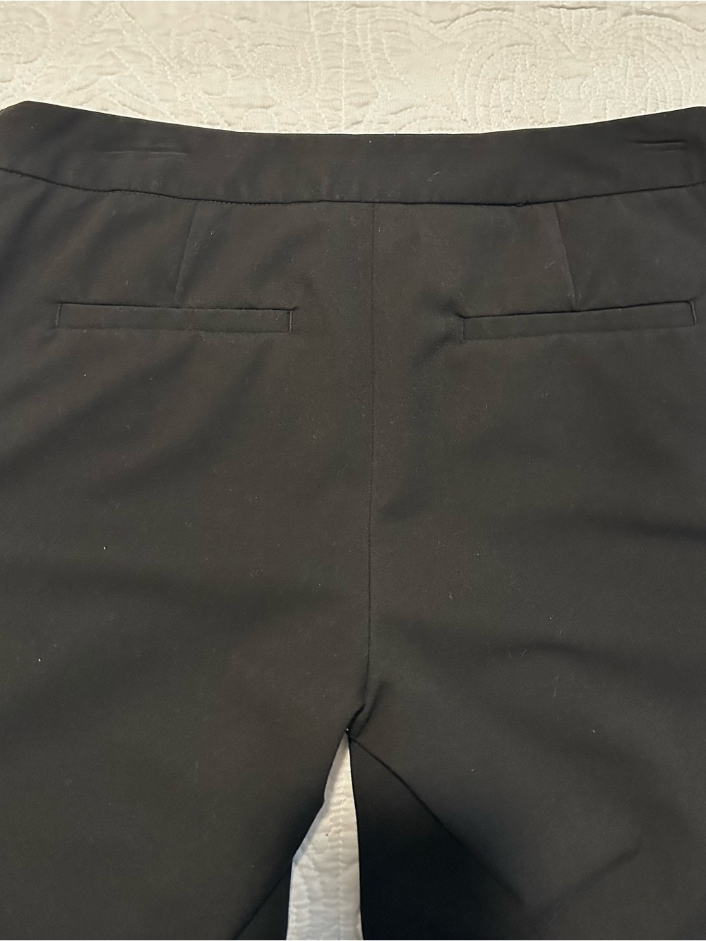 Cynthia Rowley Black Dress Pants, ankle length, ruffled hem Sz 4 - Picture 8 of 8